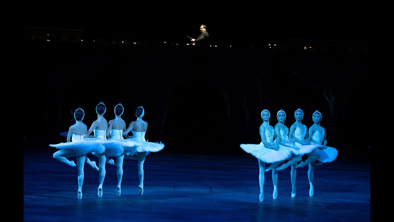 English National Ballet: Swan Lake Movie Screenshot 2